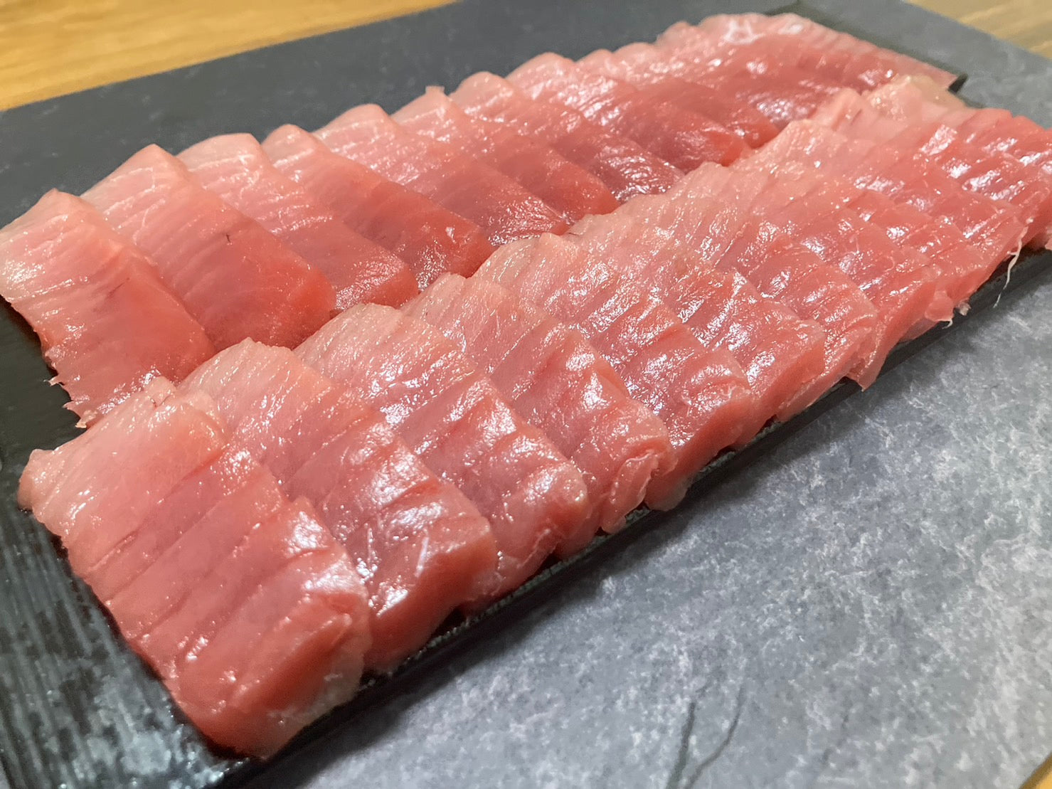 【豊洲直送】長崎産生本鮪"中トロ300g"×2、”赤身300g”×1( 養殖)豊洲市場直送・冷蔵