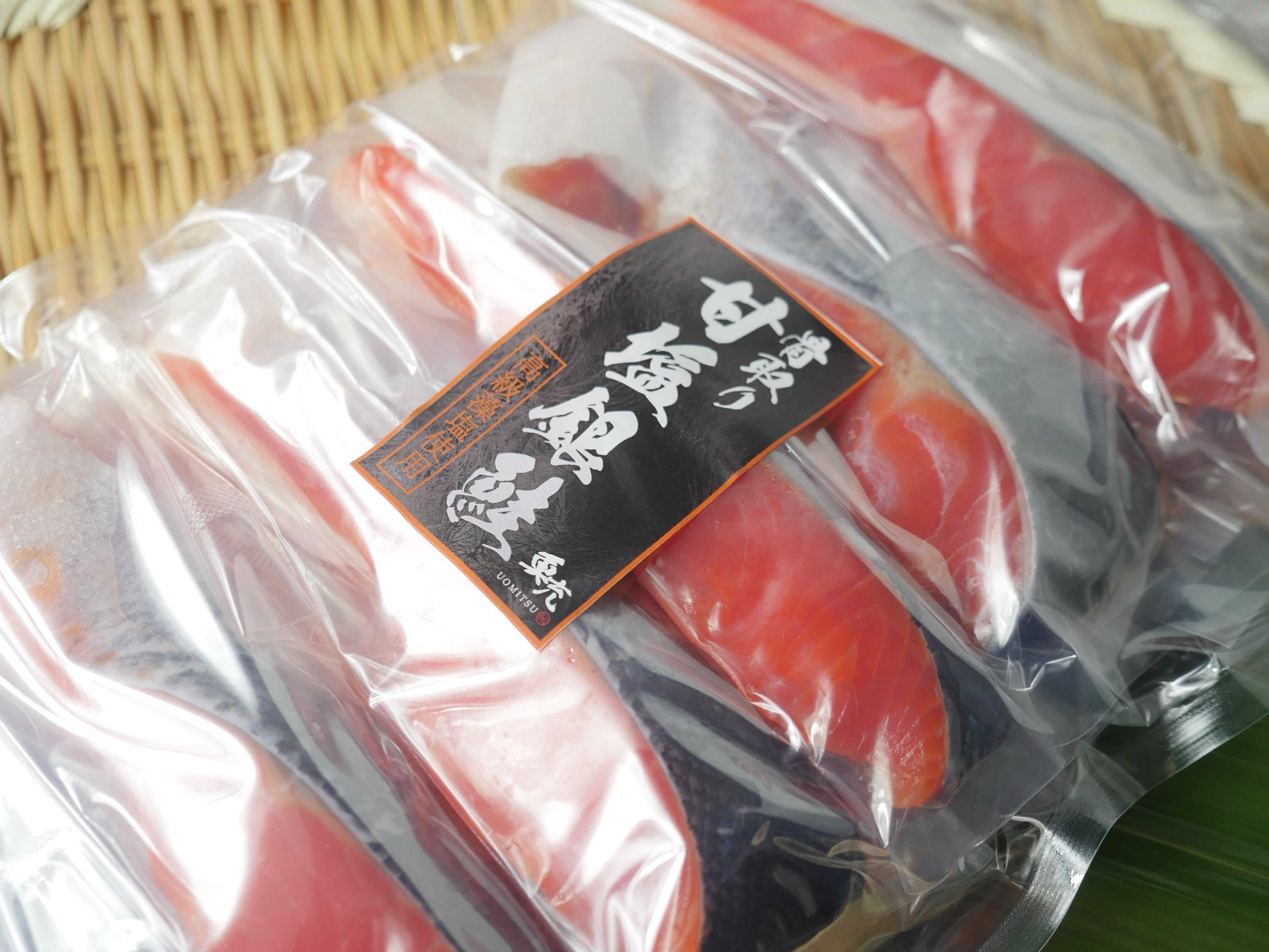 【刺身グレード・高級藻塩使用】骨取り銀鮭の厚切り甘塩鮭10枚1kg or 5枚500g 個包装・冷凍