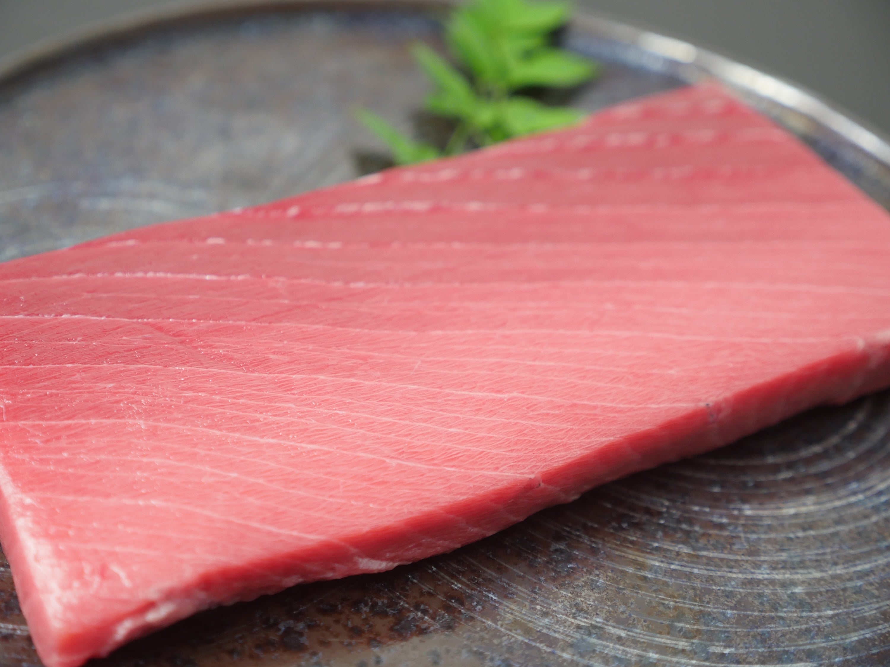 【取り寄せ最高クラス】国産天然生本鮪中トロ柵たっぷり約300g×1・冷蔵