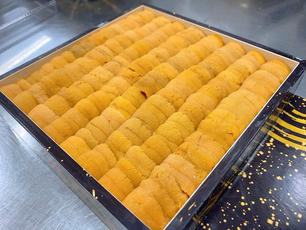 【板うに特特盛400g】バフンウニ並び"特"A（約400g）弁当箱 豊洲市場直送・冷蔵