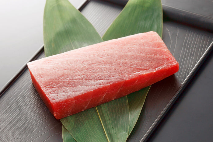 【豊洲市場厳選】長崎産生本鮪中トロたっぷり300g(1冊・養殖）豊洲市場直送・冷蔵