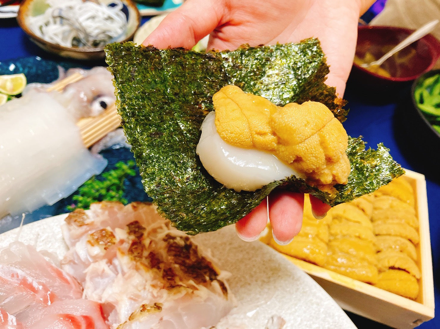 【豊洲直送】旬の『キタムラサキウニ（白雲丹）』バラA品（約250g）弁当箱・冷蔵