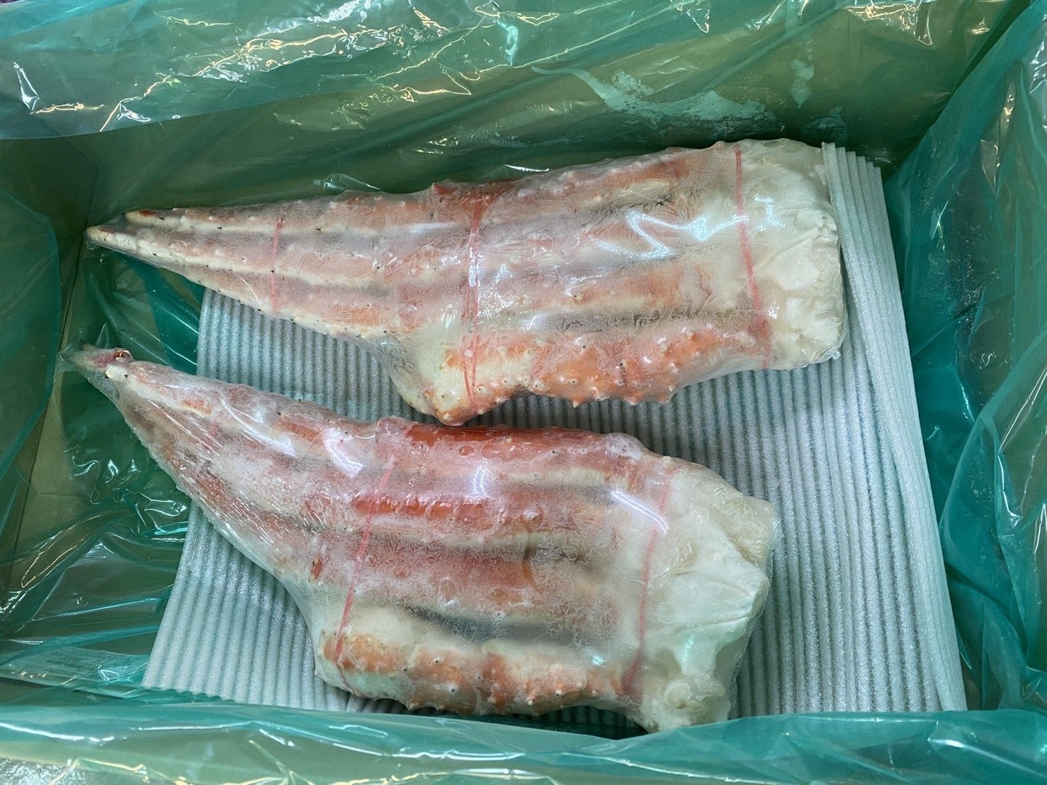 【豊洲市場直送】"特大”5Lor7Lタラバガニ3肩（グロス1kg/解凍後800g×3 or グロス1.5kg /解凍後1.2kg×）・冷凍